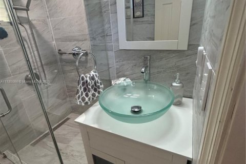 Casa en venta en Hollywood, Florida, 3 dormitorios, 107.95 m2 № 1702318 - foto 25