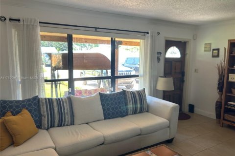 Casa en venta en Hollywood, Florida, 3 dormitorios, 107.95 m2 № 1702318 - foto 8