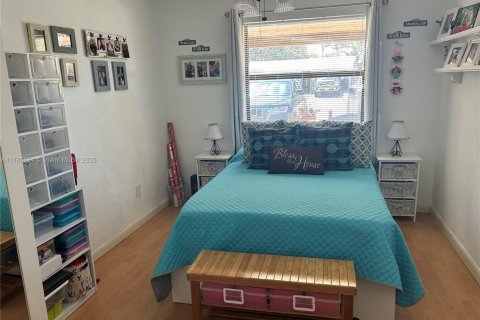 Casa en venta en Hollywood, Florida, 3 dormitorios, 107.95 m2 № 1702318 - foto 19