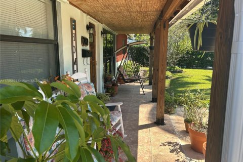 Casa en venta en Hollywood, Florida, 3 dormitorios, 107.95 m2 № 1702318 - foto 3
