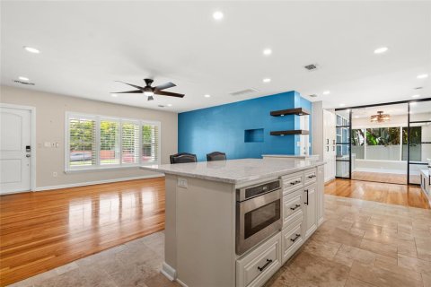 Villa ou maison à louer à Tampa, Floride: 3 chambres, 137.31 m2 № 2389405 - photo 6