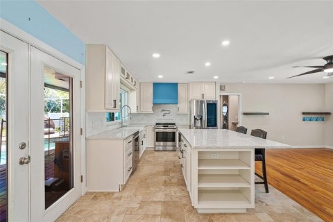 Villa ou maison à louer à Tampa, Floride: 3 chambres, 137.31 m2 № 2389405 - photo 5