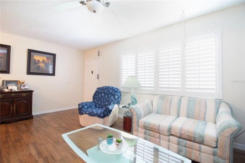 Condominio en venta en Saint Petersburg, Florida, 1 dormitorio, 69.21 m2 № 2204504 - foto 5