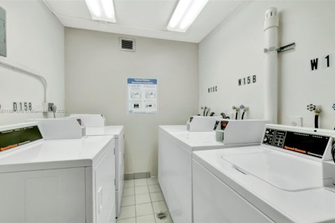 Copropriété à louer à Miami, Floride: 1 chambre, 79.9 m2 № 1949661 - photo 25