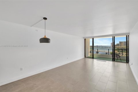 Copropriété à louer à Miami, Floride: 1 chambre, 79.9 m2 № 1949661 - photo 13