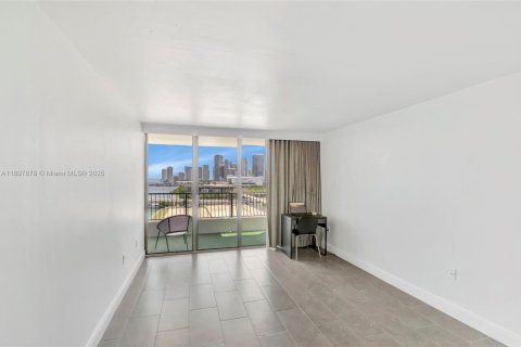 Copropriété à louer à Miami, Floride: 1 chambre, 79.9 m2 № 1949661 - photo 17