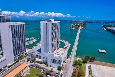 Copropriété à louer à Miami, Floride: 1 chambre, 79.9 m2 № 1949661 - photo 2