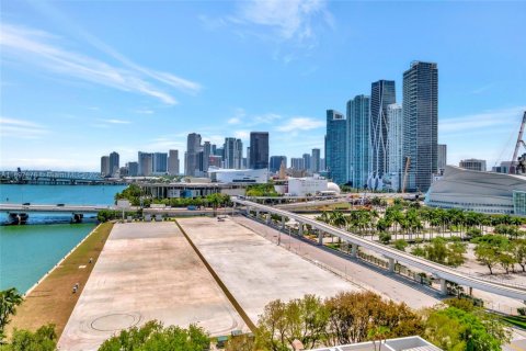 Copropriété à louer à Miami, Floride: 1 chambre, 79.9 m2 № 1949661 - photo 4