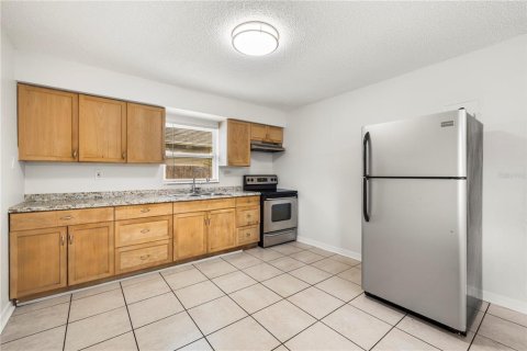 Immobilier commercial à vendre à Tampa, Floride: 4 chambres, 130.06 m2 № 2405338 - photo 8