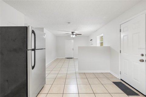 Immobilier commercial à vendre à Tampa, Floride: 4 chambres, 130.06 m2 № 2405338 - photo 7