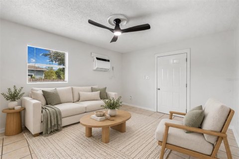 Immobilier commercial à vendre à Tampa, Floride: 4 chambres, 130.06 m2 № 2405338 - photo 23