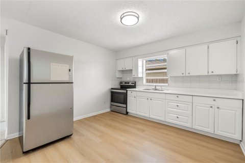 Immobilier commercial à vendre à Tampa, Floride: 4 chambres, 130.06 m2 № 2405338 - photo 28