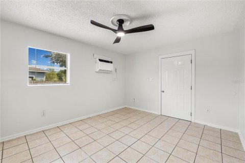 Immobilier commercial à vendre à Tampa, Floride: 4 chambres, 130.06 m2 № 2405338 - photo 24