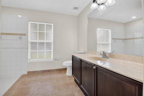 Снять в аренду таунхаус в Уэст-Палм-Бич, Флорида 4 спальни, 166.3м2, № 1955698 - фото 18