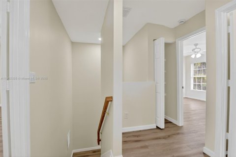 Снять в аренду таунхаус в Уэст-Палм-Бич, Флорида 4 спальни, 166.3м2, № 1955698 - фото 27