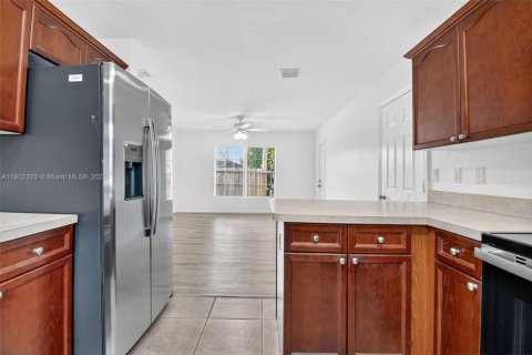 Снять в аренду таунхаус в Уэст-Палм-Бич, Флорида 4 спальни, 166.3м2, № 1955698 - фото 14