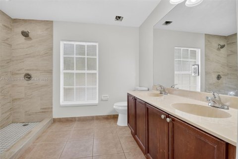 Снять в аренду таунхаус в Уэст-Палм-Бич, Флорида 4 спальни, 166.3м2, № 1955698 - фото 24