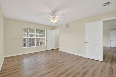 Снять в аренду таунхаус в Уэст-Палм-Бич, Флорида 4 спальни, 166.3м2, № 1955698 - фото 20