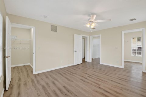 Снять в аренду таунхаус в Уэст-Палм-Бич, Флорида 4 спальни, 166.3м2, № 1955698 - фото 21