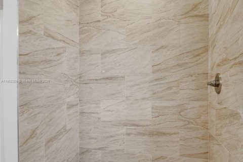 Снять в аренду таунхаус в Уэст-Палм-Бич, Флорида 4 спальни, 166.3м2, № 1955698 - фото 26