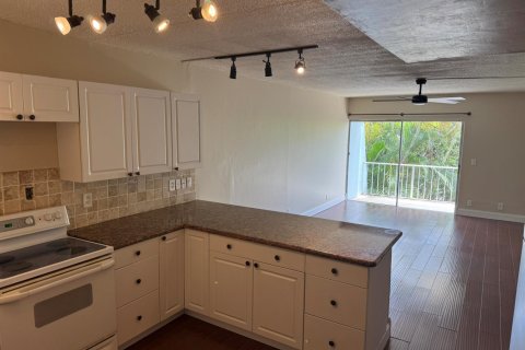 Condo in North Palm Beach, Florida, 2 bedrooms № 2177126 - photo 17