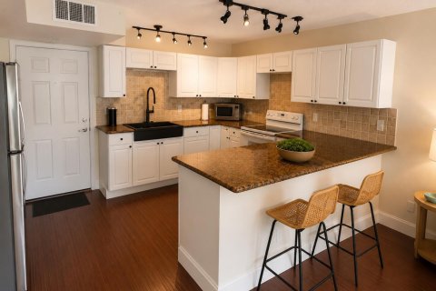 Condo in North Palm Beach, Florida, 2 bedrooms № 2177126 - photo 9
