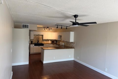 Condo in North Palm Beach, Florida, 2 bedrooms № 2177126 - photo 20