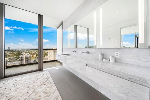 Copropriété à louer à Hallandale Beach, Floride: 4 chambres, 236.44 m2 № 1977256 - photo 23