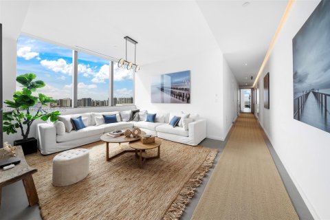 Copropriété à louer à Hallandale Beach, Floride: 4 chambres, 236.44 m2 № 1977256 - photo 9