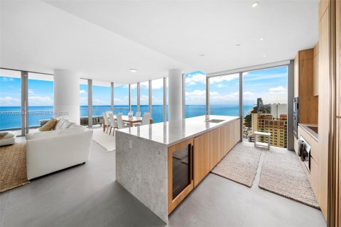 Copropriété à louer à Hallandale Beach, Floride: 4 chambres, 236.44 m2 № 1977256 - photo 8