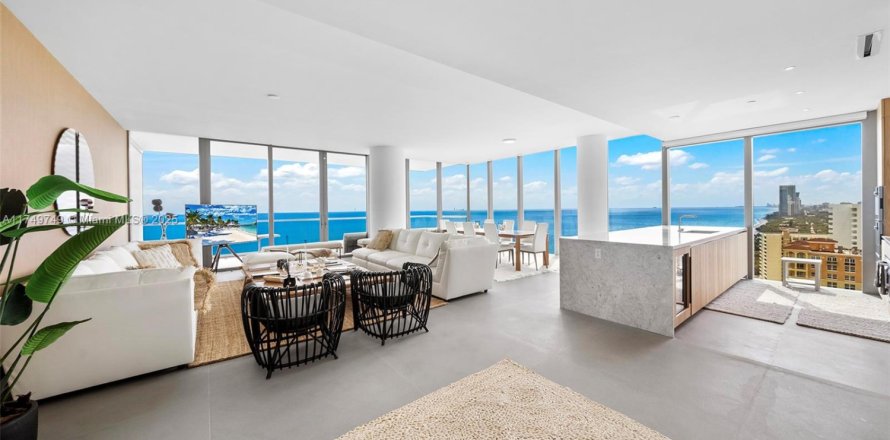 Condo à Hallandale Beach, Floride, 4 chambres  № 1977256