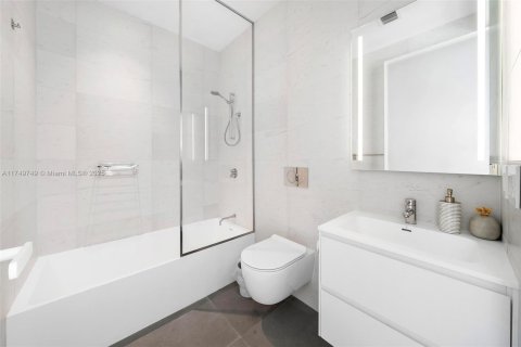 Copropriété à louer à Hallandale Beach, Floride: 4 chambres, 236.44 m2 № 1977256 - photo 17