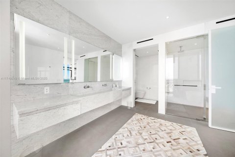 Copropriété à louer à Hallandale Beach, Floride: 4 chambres, 236.44 m2 № 1977256 - photo 27