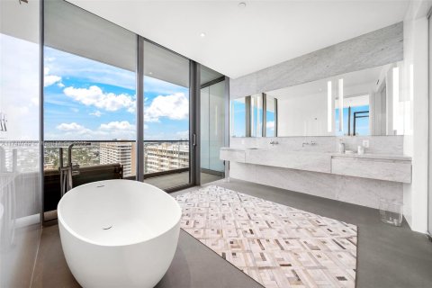 Copropriété à louer à Hallandale Beach, Floride: 4 chambres, 236.44 m2 № 1977256 - photo 22