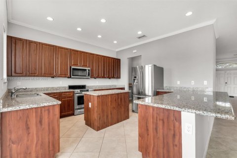 House in Homestead, Florida 4 bedrooms, 239.5 sq.m. № 1727097 - photo 5