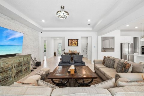 House in Orlando, Florida 7 bedrooms, 414.16 sq.m. № 2238047 - photo 11
