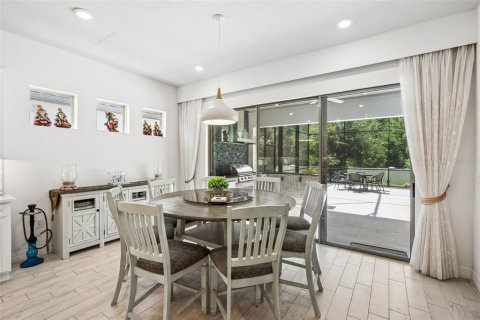 House in Orlando, Florida 7 bedrooms, 414.16 sq.m. № 2238047 - photo 14