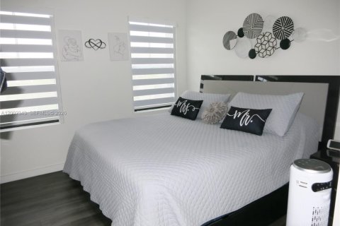 Снять в аренду таунхаус в Флорида-Сити, Флорида 3 спальни, 133.13м2, № 2067800 - фото 13