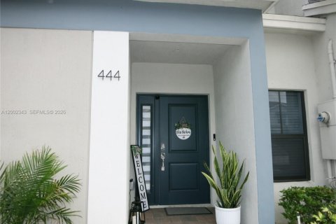 Снять в аренду таунхаус в Флорида-Сити, Флорида 3 спальни, 133.13м2, № 2067800 - фото 22