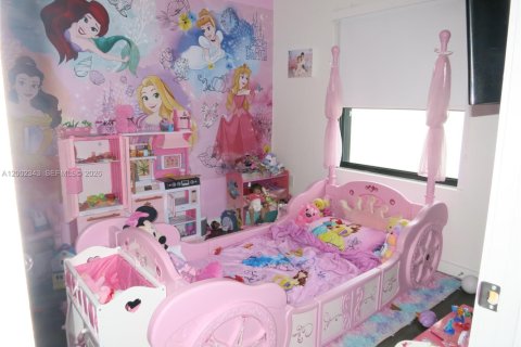 Снять в аренду таунхаус в Флорида-Сити, Флорида 3 спальни, 133.13м2, № 2067800 - фото 16