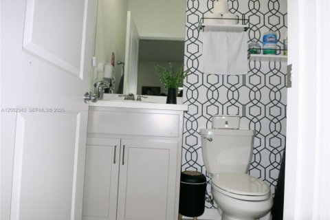 Снять в аренду таунхаус в Флорида-Сити, Флорида 3 спальни, 133.13м2, № 2067800 - фото 11