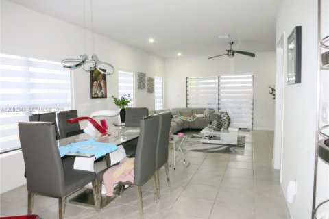 Снять в аренду таунхаус в Флорида-Сити, Флорида 3 спальни, 133.13м2, № 2067800 - фото 8