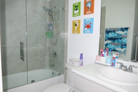 Снять в аренду таунхаус в Флорида-Сити, Флорида 3 спальни, 133.13м2, № 2067800 - фото 17