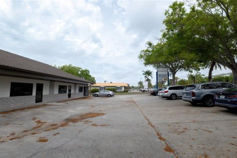 Immobilier commercial à louer à Dunedin, Floride: 482.35 m2 № 2128094 - photo 10
