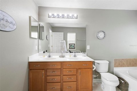 House in DeLand, Florida 5 bedrooms, 314.75 sq.m. № 1718337 - photo 28