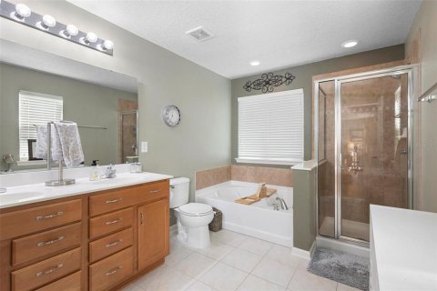 House in DeLand, Florida 5 bedrooms, 314.75 sq.m. № 1718337 - photo 27