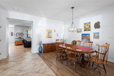 House in DeLand, Florida 5 bedrooms, 314.75 sq.m. № 1718337 - photo 7