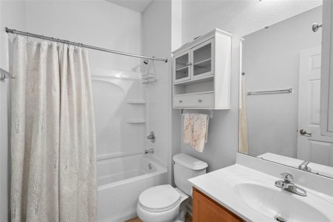 House in DeLand, Florida 5 bedrooms, 314.75 sq.m. № 1718337 - photo 20