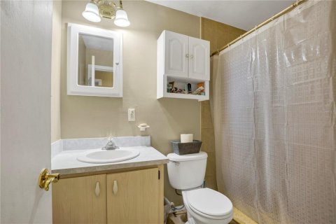 House in Auburndale, Florida 3 bedrooms, 95.22 sq.m. № 1918945 - photo 9