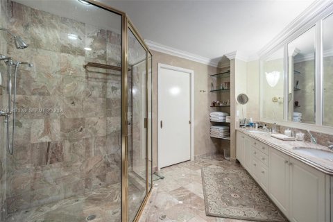 Купить кондоминиум в Серфсайд, Флорида 2 спальни, 161.65м2, № 2004292 - фото 23